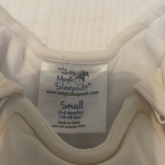 Baby Merlin Magic sleepsuit - Picture 3 of 5